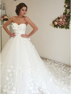 Ball Gown Sweetheart Court Train White Wedding Dress with Appliques
