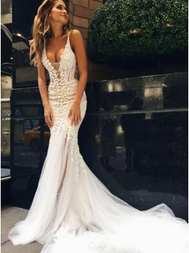 Mermaid V-Neck Backless Lace Wedding Dress with Appliques 