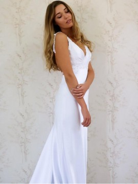 Mermaid V-Neck Backless White Long Wedding Dress with Appliques